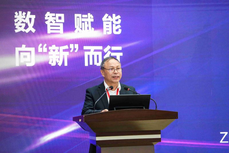 周贤彪主持.jpg 周贤彪主持.jpg