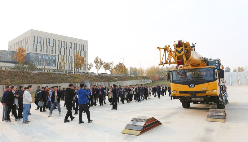 实地参观2.jpg 实地参观2.jpg